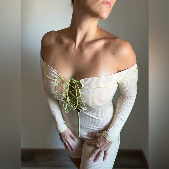 Fashion Nova Ribbed Romper Taupe Neon Green NEW Medium Edgy - Picture 3 of 11